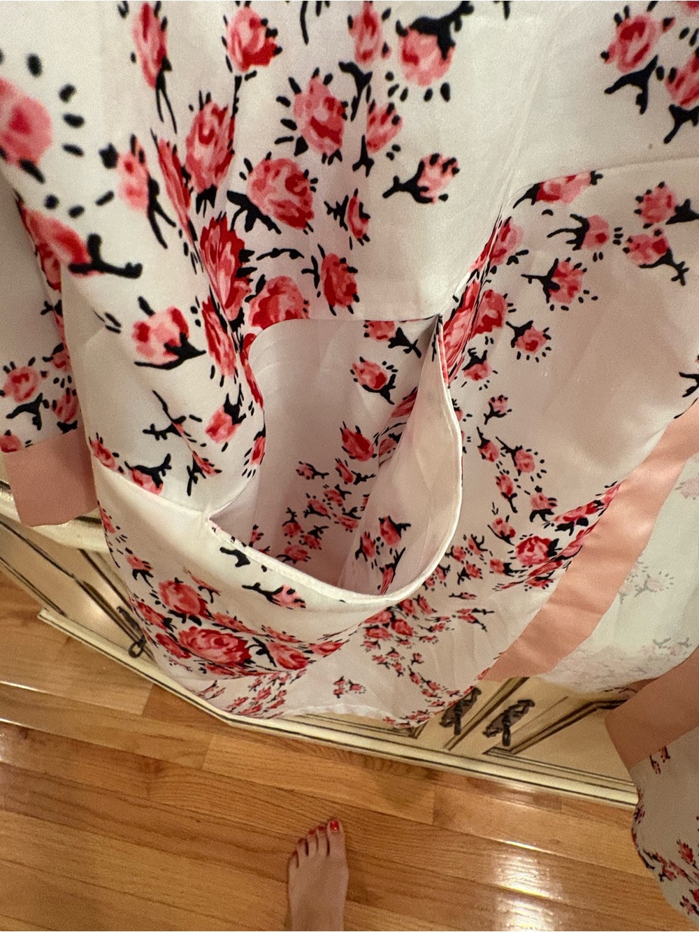 Morgan Lane White Satin Robe with Pink Floral Print - Picture 6 of 8